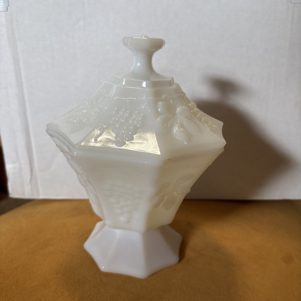 Vintage Candy Dish Anchor Hocking Milk Glass  w/ Lid‎ with Grape & Leaves Design